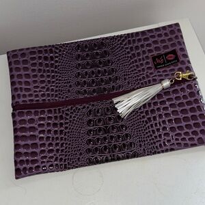 New without tags reptile travel pouch